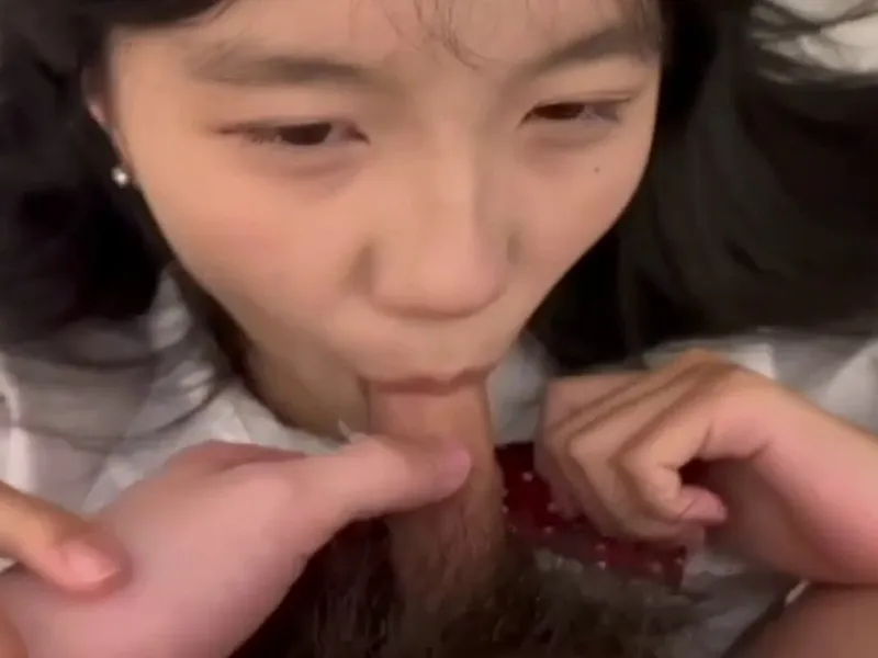 Em loli dễ thương liếm của quý biến em thành con đào dam dang p2